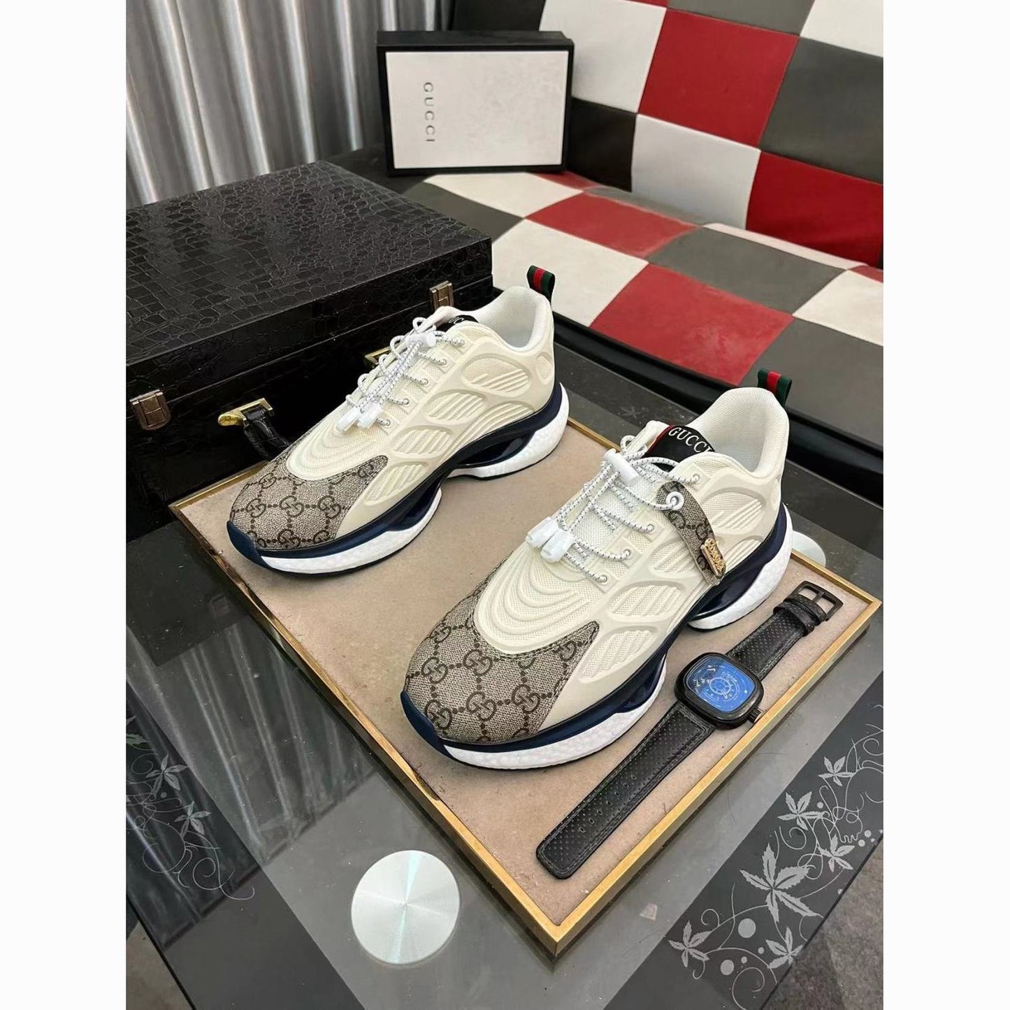 Gucci Europe's new light luxury fashion casual shoes, lightweight, breathable, comfortable sneakers, versatile personality, thick-soled running men's shoes