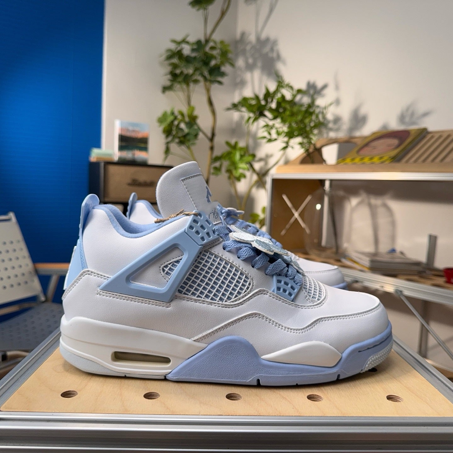 shoes High Quality AJ4 Mid-Top Retro Casual Sports Basketball Shoes Comfortable Cushioning Abrasion Resistant Outdoor Shoes Pink Black Couple Shoes