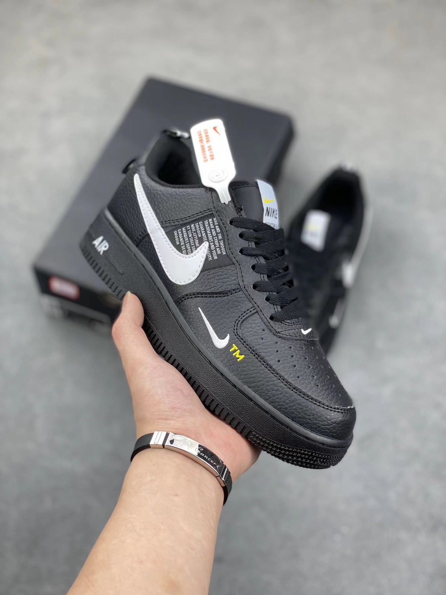 Nike Putian High Quality AF1 Air Force One Valentine's Day White Hook Male and Female Couple Campus Versatile Heightened Athletic Board Shoes