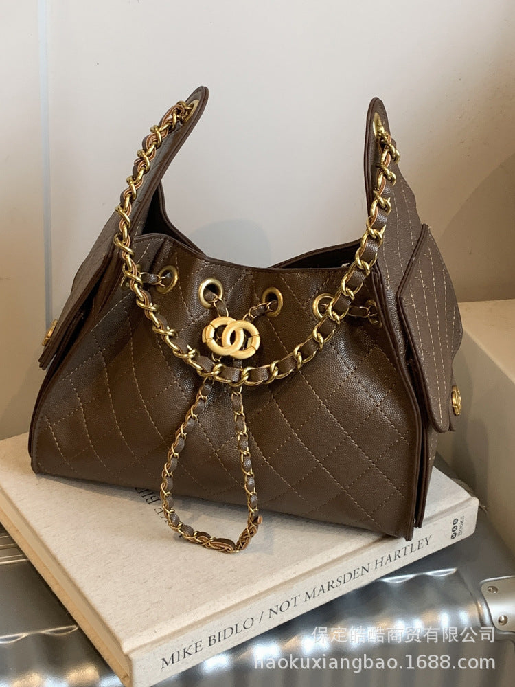 Lingge chain bag women's 2025 new crossbody bag autumn and winter niche design is popular this year