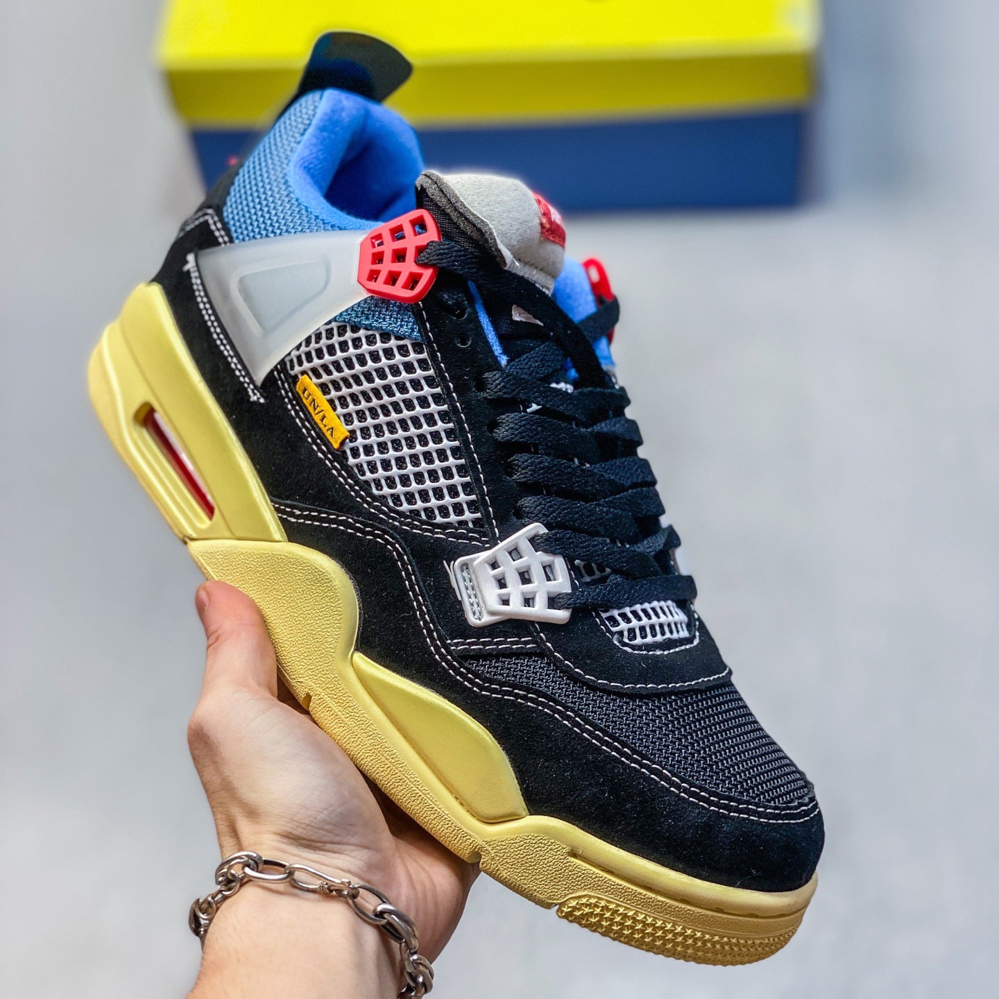 shoes High Quality AJ4 Mid-Top Retro Casual Sports Basketball Shoes Comfortable Cushioning Abrasion Resistant Outdoor Shoes Pink Black Couple Shoes