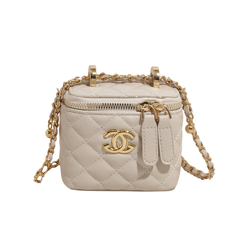 Gucci Spring 2025 new diamond lattice embroidered thread chain women's bag fashionable commuter shoulder square bag crossbody bag