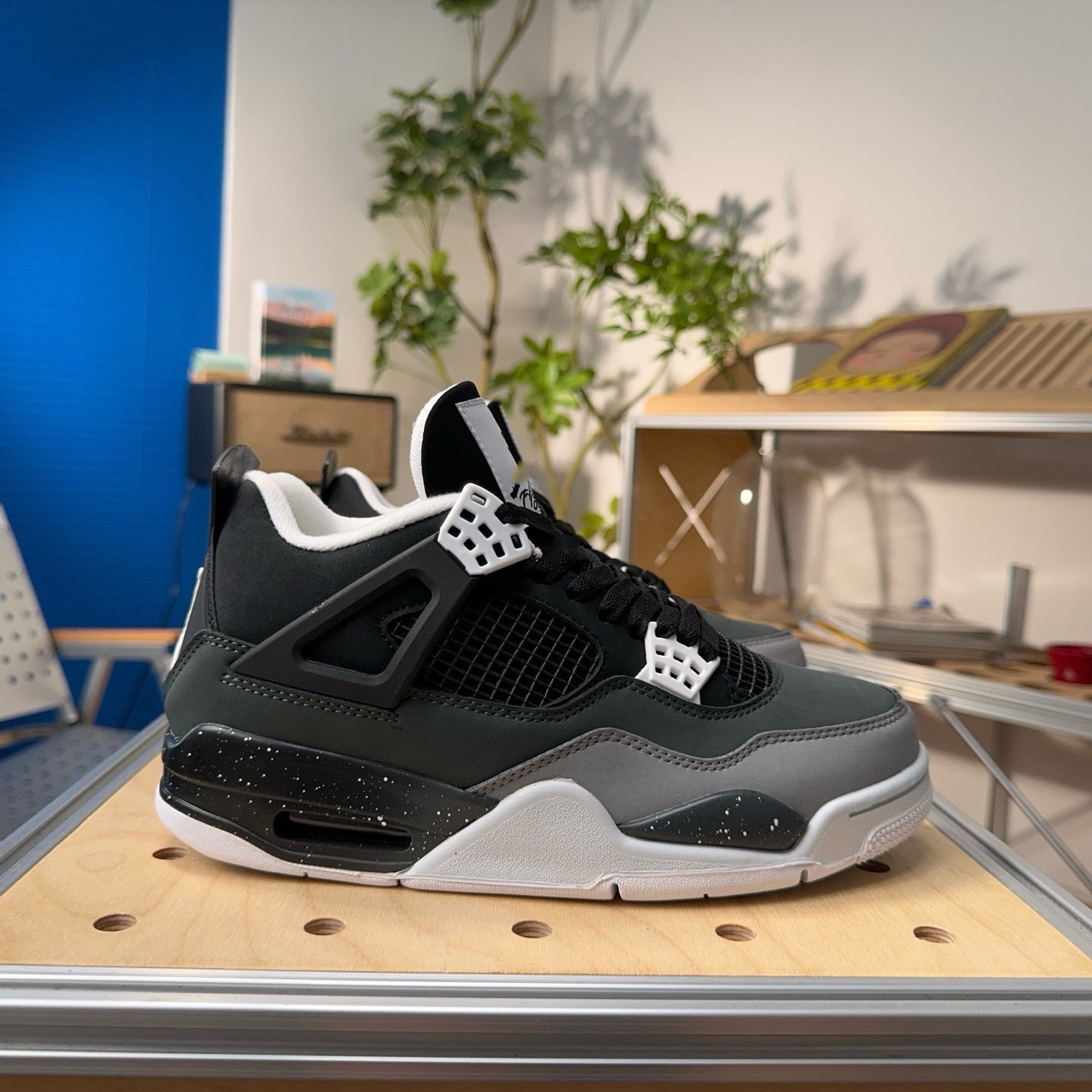 shoes High Quality AJ4 Mid-Top Retro Casual Sports Basketball Shoes Comfortable Cushioning Abrasion Resistant Outdoor Shoes Pink Black Couple Shoes
