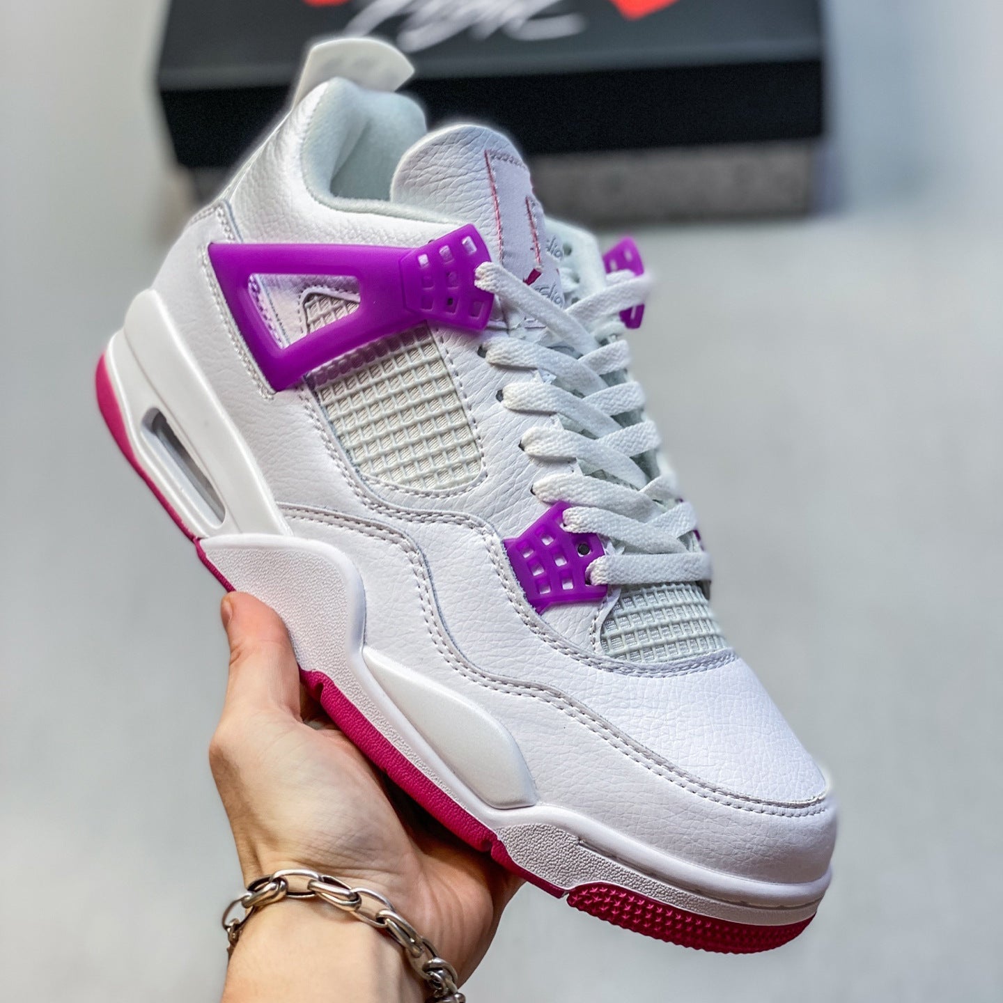 shoes High Quality AJ4 Mid-Top Retro Casual Sports Basketball Shoes Comfortable Cushioning Abrasion Resistant Outdoor Shoes Pink Black Couple Shoes