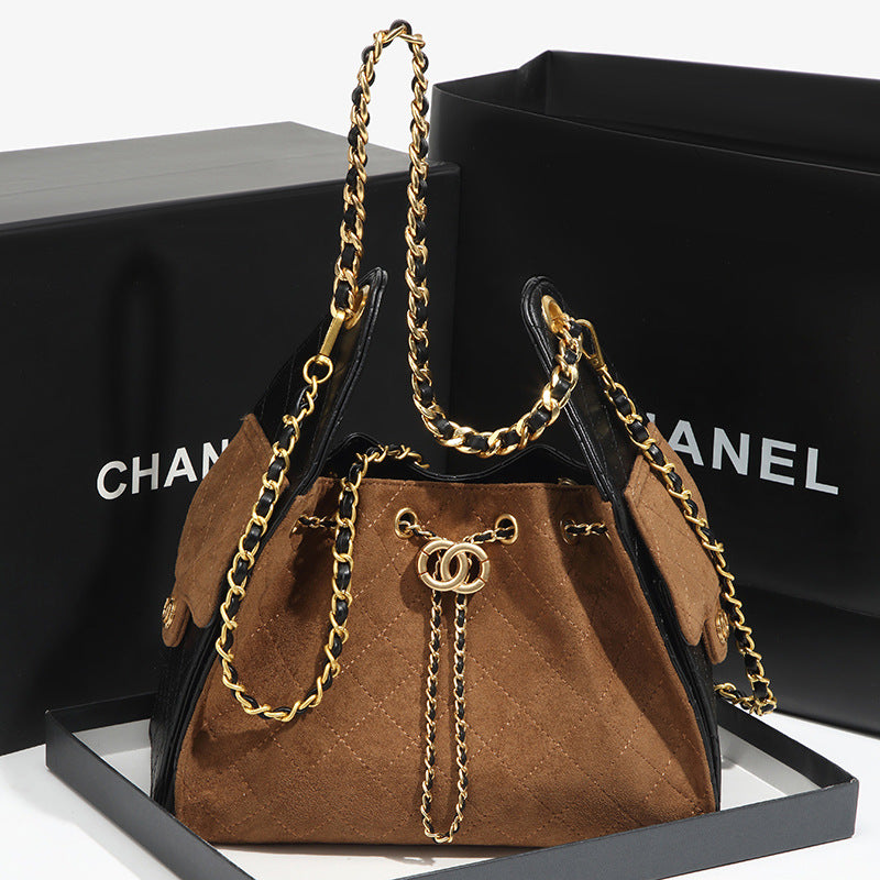 Chanel 2026 New Lingge Chain Oil Wax Leather Small Fragrance Tote Lingge DIY Chain Armpit Large Capacity Shoulder Bag