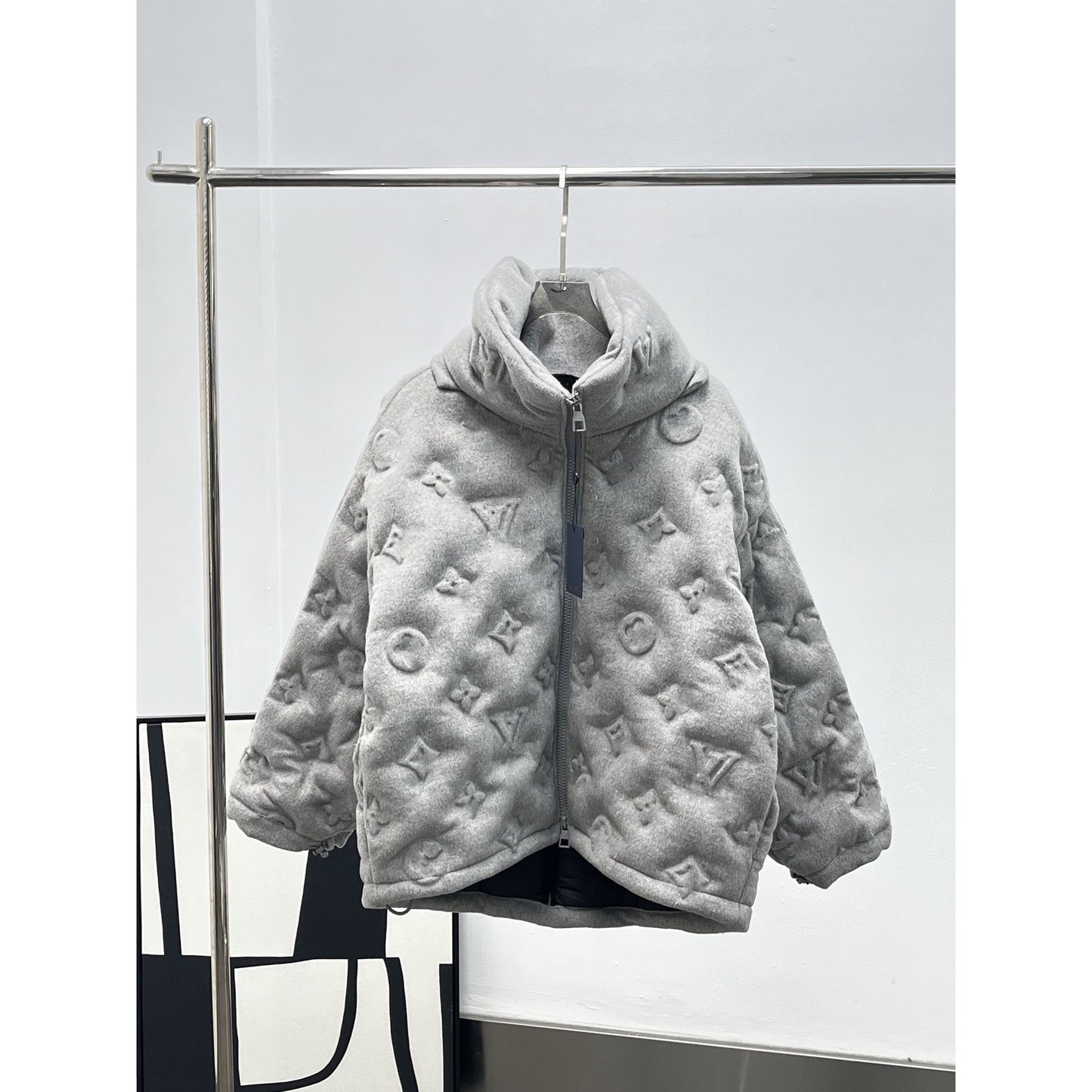 LV 2026 European and American style autumn and winter letter jacquard embossed embossed wool fluffy down jacket fashion men's and women's jackets
