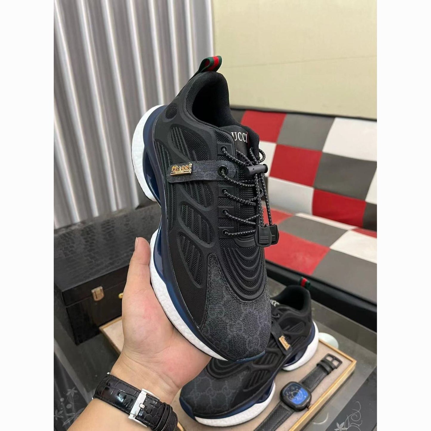 Gucci Europe's new light luxury fashion casual shoes, lightweight, breathable, comfortable sneakers, versatile personality, thick-soled running men's shoes