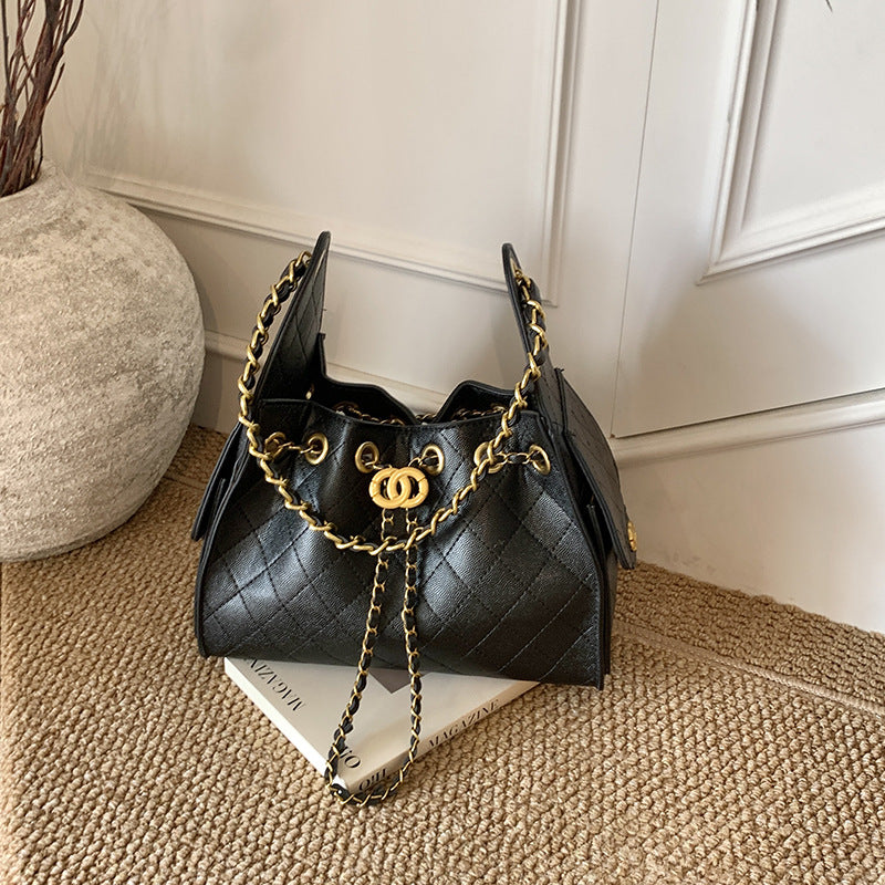 Lingge chain bag women's 2025 new crossbody bag autumn and winter niche design is popular this year