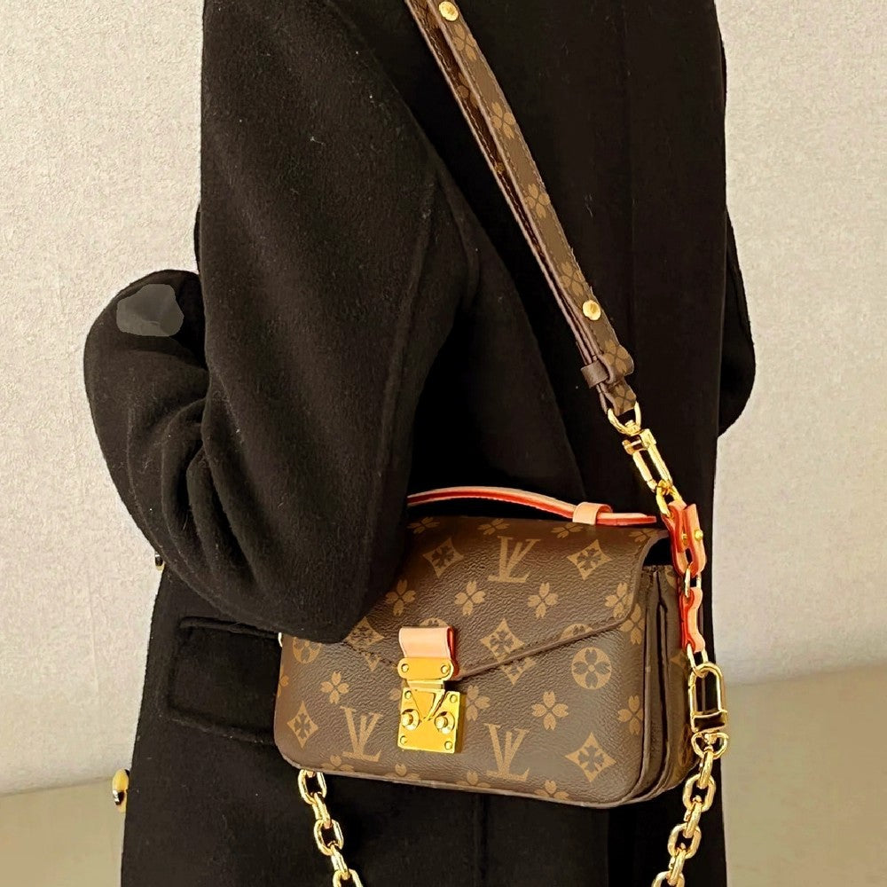 LV Original standard chip version 2025 new high version L leather women's bag small postman one shoulder crossbody bag V chain