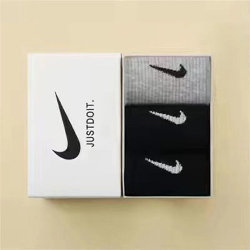 Free Nike Socks come with one shoes order Boxed socks men's and women's ins cotton anti-odor versatile medium socks autumn running sweat-absorbing sports socks student stockings
