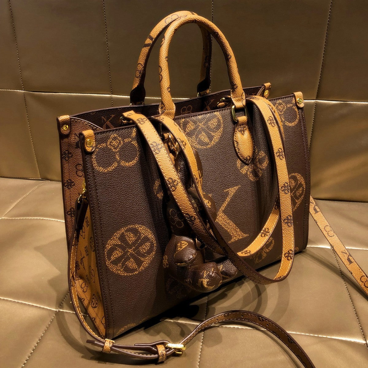 Gucci Bags Cross-border foreign trade tote bag 2025 commuting large capacity new one-shoulder hand-held crossbody bag is fashionable and versatile