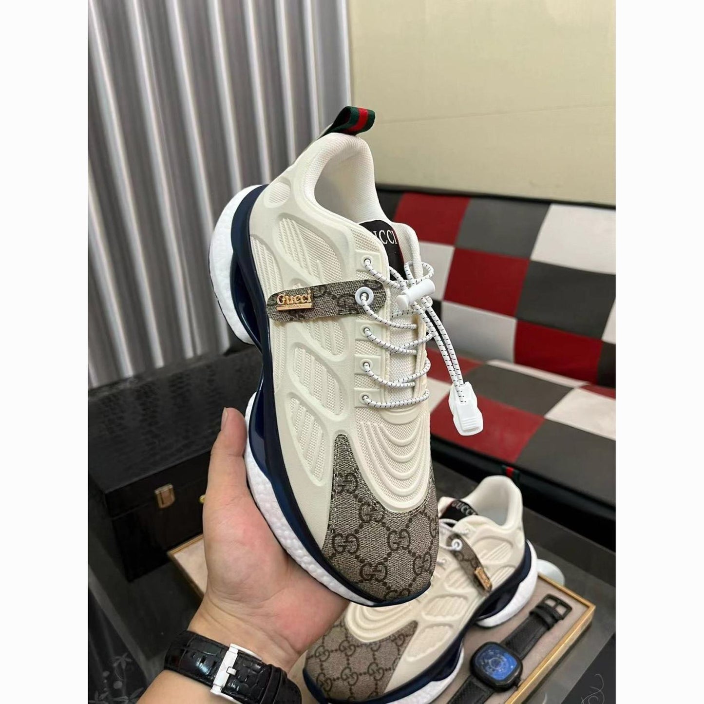 Gucci Europe's new light luxury fashion casual shoes, lightweight, breathable, comfortable sneakers, versatile personality, thick-soled running men's shoes