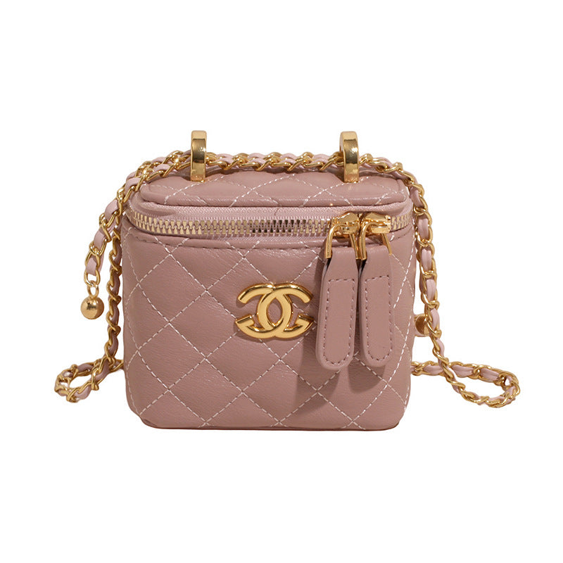 Gucci Spring 2025 new diamond lattice embroidered thread chain women's bag fashionable commuter shoulder square bag crossbody bag