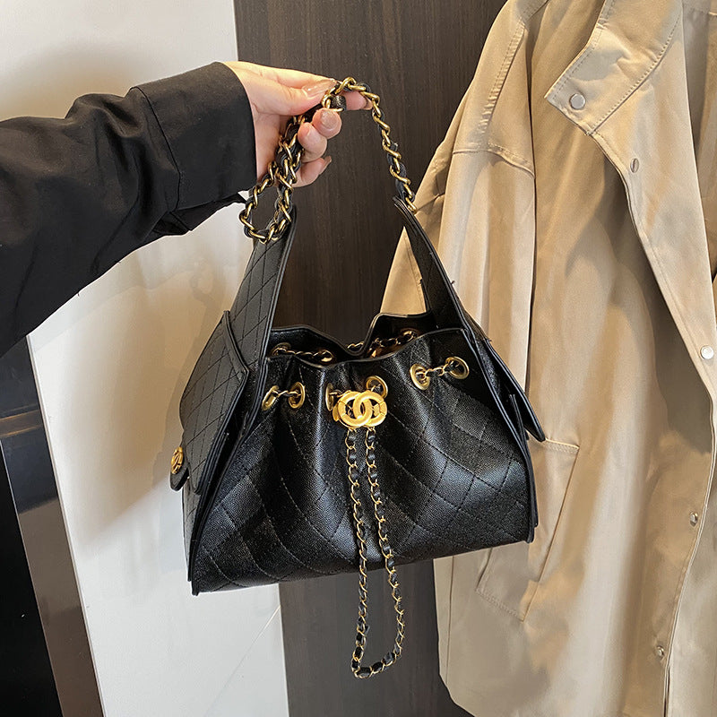 Lingge chain bag women's 2025 new crossbody bag autumn and winter niche design is popular this year
