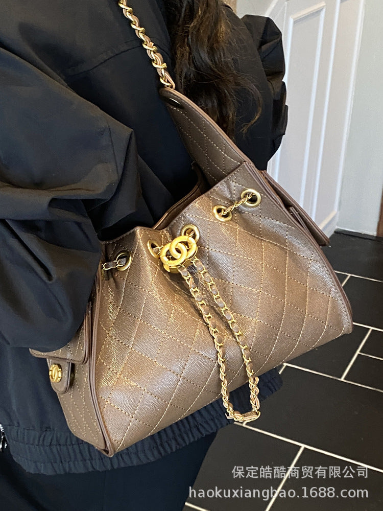 Lingge chain bag women's 2025 new crossbody bag autumn and winter niche design is popular this year