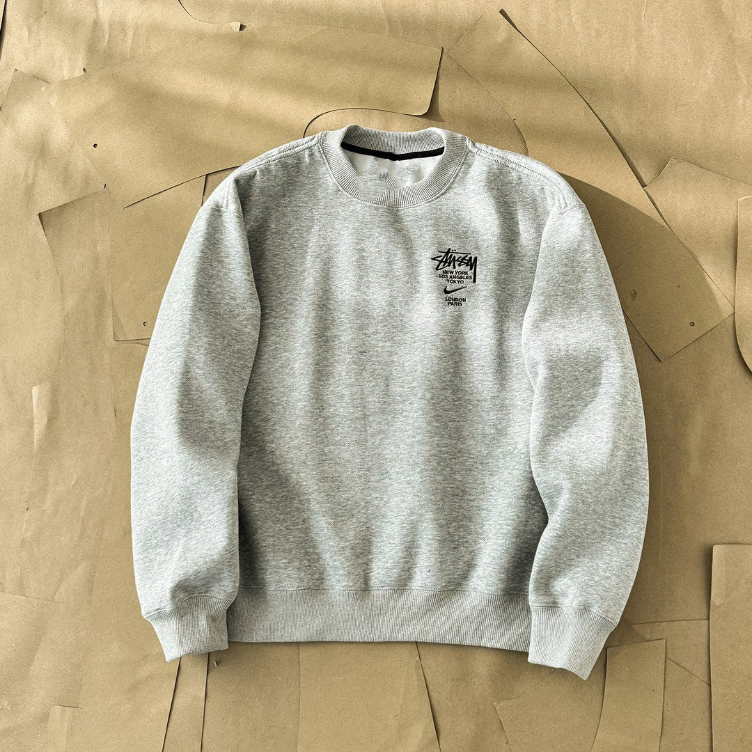 stüssy x Nike NKXStty retro co-branded solid color embroidery logo plus fleece warm round neck pullover sweatshirt gray fleece thickened